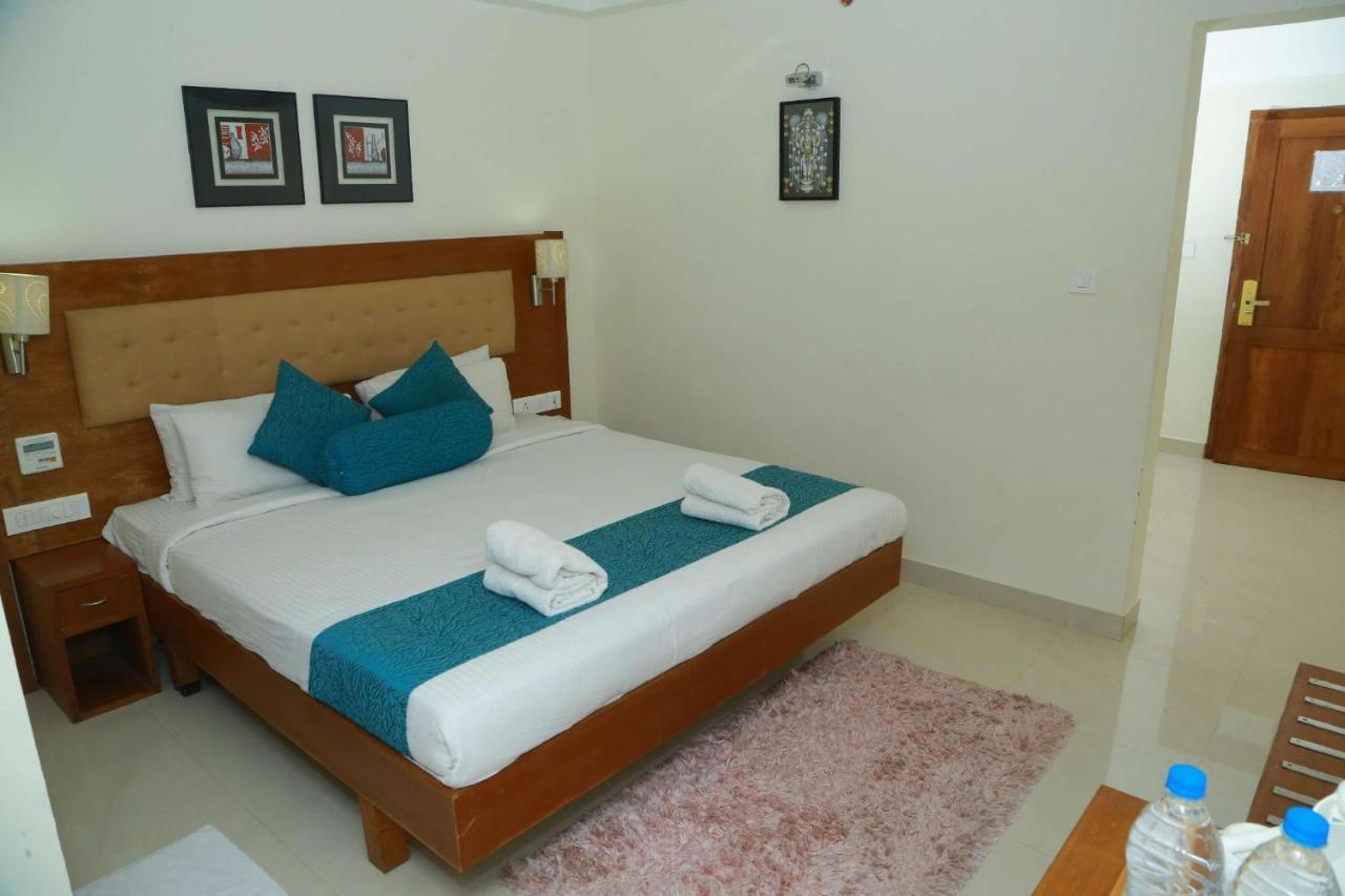 Vishnu Inn Гуруваюр Экстерьер фото
